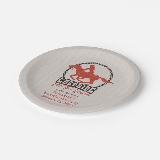 花嫁の最後に乗る錆びた赤 ペーパープレート (アングル)