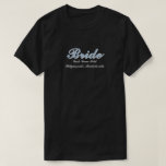 花嫁ダスティブルーバチェロレッテ結婚披露宴 Tシャツ<br><div class="desc">シンプルシック。カスタマイズ.このブライダルパーティ来シャツはシエレガントャドウレタリング。Tシャツ、オーバーサイズのTシャツで水着カバーやスリープシャツ、スウェットシャツ、フード付きスウェットシャツなど、お好みのフィット感を選びなさい。マッチングトートバッグ、タンブラー、ビーチタオルとペアリング。ブライダルシャワーブランチ、準備の整った写真、バチェロレッテ週末のフィットに最適。ドレスアップまたは居心地の良いダウン。どちらにしても、あなたのクルーはルックスを提供する。 || 「このクリックデザインをパーソナライズ」で詳細を追加コレクションのリンクを表示して、このコレクション内の一致する項目をデザインする。お問い合わせ、またはカスタムデザインのリクエストを送信して下さい。</div>