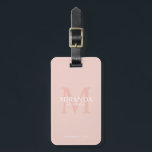 花嫁パーソナライズされたメイドのモノグラムと名前 ラゲッジタグ<br><div class="desc">ブライドメイドのモノグラムと名結婚前ギフトを使って個人のパーソナライズされたtouchを自分のアイテムに追加する。このデザインはパーソナライズされた、赤面のピンクの背景に白とモノグラムの赤面ピンクの白とモノグラムのタイトルと日付を付けたbridesmaidの名前を特徴とす結婚る、クラシックセリフフォントスタイル。また、メイド・オブ・オーナー(花嫁付き添い人)、花嫁の母のためにも最適。</div>