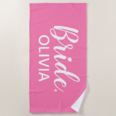 花嫁ピンクと白新婚の花嫁ビーチタオル ビーチタオル (正面)