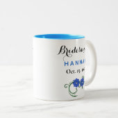 花嫁モダンタイポグラフィブルー結婚フラワーズ ツートーンマグカップ (正面右)