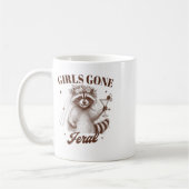 花嫁予定のウェディングパーティーのブライズメイドになる野生のラッコの女の子たち コーヒーマグカップ (左)