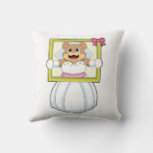 花嫁衣装と写真立てをしたクマの花嫁 クッション (裏面)