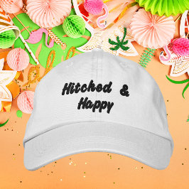 花嫁衣装、バチェラー・パーティー、結婚式にぴったりな「Hitched & Happy」キャップ 刺繍入りキャップ