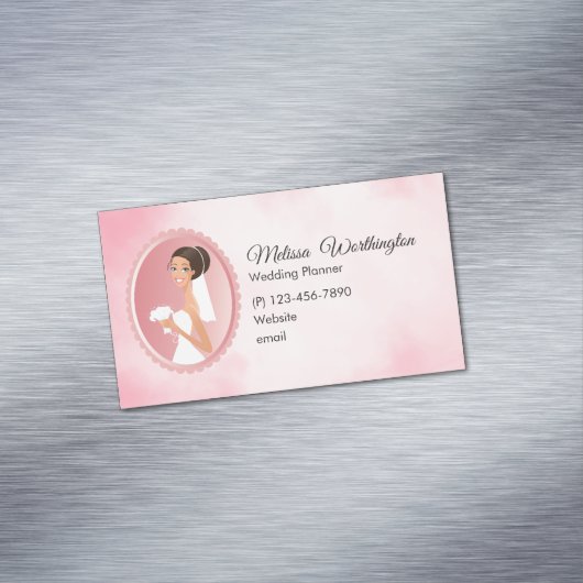 花束を持つ結婚白のドレスを着た花嫁 マグネット名刺 (インサイチュ)