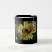 花束5 ツートーンマグカップ (中央)