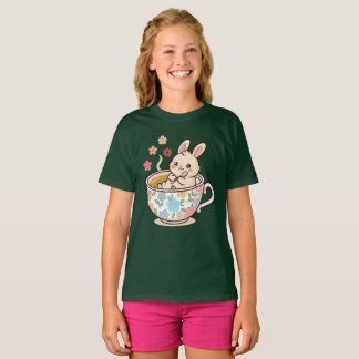花柄のティーカップと紅茶でリラックスするキュートなウサギ Tシャツ