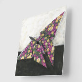 花柄の紙のOrigamiの蝶 スクエア壁時計 (傾斜)