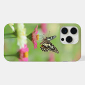 花柄の自然なデザインのiPhone 15 Pro Maxケース。 iPhoneケース (裏面横)