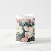 花柄の花が赤いピンクの白い葉 ボーンチャイナマグカップ (正面)