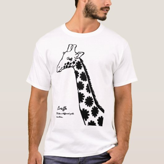 【花柄キリン (黒)】 A giraffe with floral pattern (Black) Tシャツ (正面)