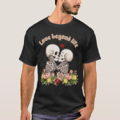 花柄ゴシックのキスをするスケルトンのカップル Tシャツ (正面)