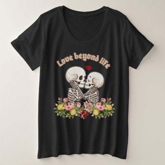 花柄ゴシックのキスをするスケルトンカップル プラスサイズTシャツ (デザイン正面)