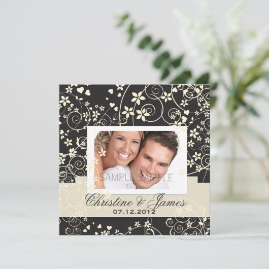 花模様を黒に塗り、写真と共に 招待状 (スタンド正面)