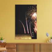 花火が空軍慰霊碑を照らす キャンバスプリント (インサイチュ (リビング))