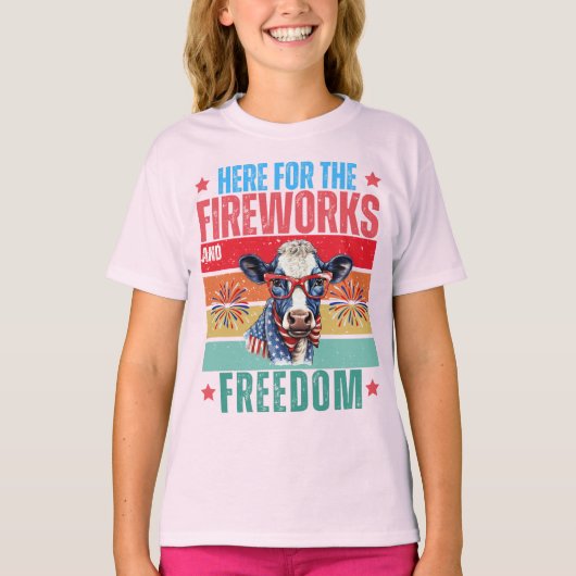 花火と自由のために、愛国者の牛 Tシャツ (正面)