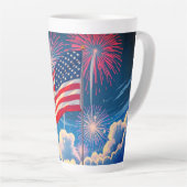 花火を使ったアメリカ愛国国旗 – 7月4日 カフェラテマグ (右アングル)