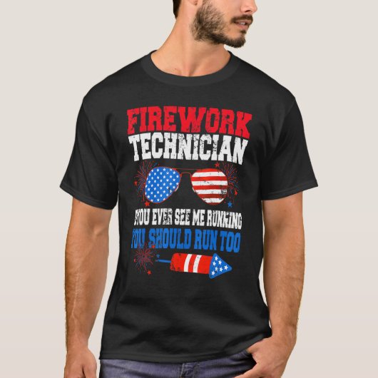 花火技術者アメリカ独立記念日7月 Tシャツ (正面)