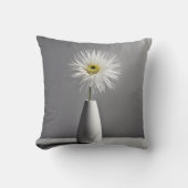 花瓶シンプルの白い花 クッション (正面)