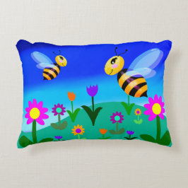 花畑で幸せなミツバチ アクセントクッション