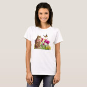 花畑で蝶と戯れるかわいい猫 Tシャツ (正面フル)