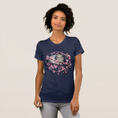 花素晴らしの木に生えた角のあるフクロウ Tシャツ (正面フル)
