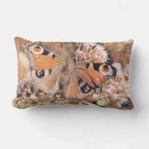 花絵画の上のオレンジ色の蝶