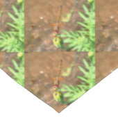 花芸術的頭に乗って休むトンボ テーブルクロス (アングル)