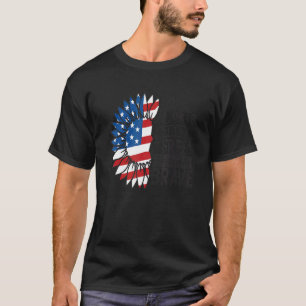 花7月4日お祝いグラフィックブレイブティー Tシャツ