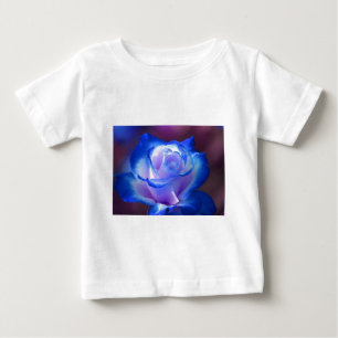 花 咲く 蔓 薔薇の花びら 花 青い 愛 ベビーTシャツ