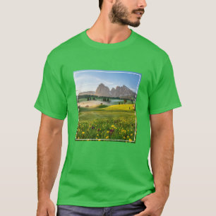 花 春アルペディシウシランコフェル Tシャツ