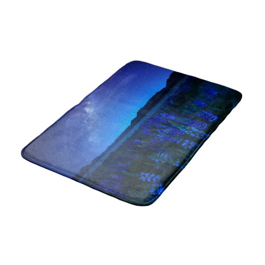 花 | Lupines Blooming at Night Lake Tekapo バスマット (アングル)