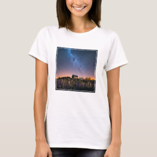 花 Lupines Blooming Lake Tekapo New Zealand Tシャツ