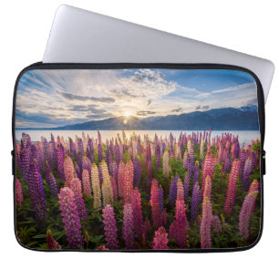 花 Lupines New Zealand ラップトップスリーブ