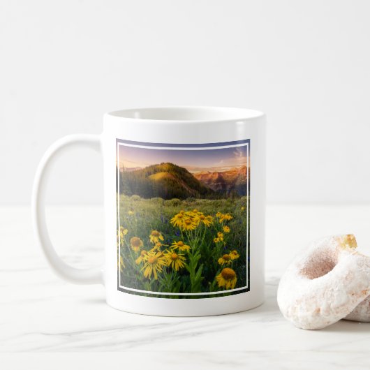 花 Mountain Meadow Crested Butte Colorado コーヒーマグカップ (ドーナツ)