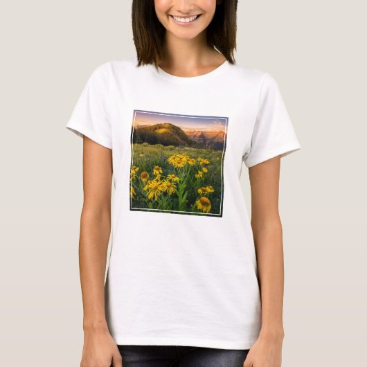 花 Mountain Meadow Crested Butte Colorado Tシャツ (正面)
