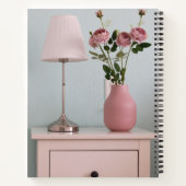 花 | Pink Roses on Nightstand ノートブック (裏面)