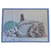 芸術のギフトバッグを遊んでいるかわいい灰色の虎猫猫の子ネコ ラージペーパーバッグ (正面)