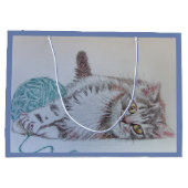 芸術のギフトバッグを遊んでいるかわいい灰色の虎猫猫の子ネコ ラージペーパーバッグ (裏面)