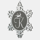 芸術の妖精のイニシャル: K スノーフレークピューターオーナメント (右)