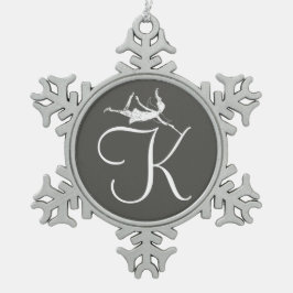 芸術の妖精のイニシャル: K スノーフレークピューターオーナメント