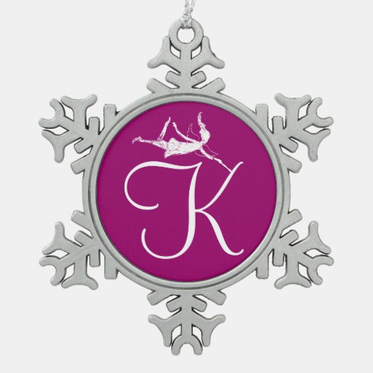 芸術の妖精のイニシャル: K スノーフレークピューターオーナメント (正面)