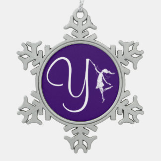 芸術の妖精のイニシャル: Y スノーフレークピューターオーナメント