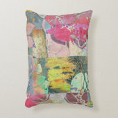 芸術の花のグランジなパターン アクセントクッション (正面(垂直))