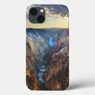 芸術家のポイントからの滝を下げて下さい iPhone 13ケース