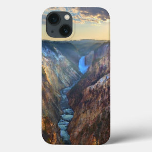 芸術家のポイントからの滝を下げて下さい iPhone 13ケース