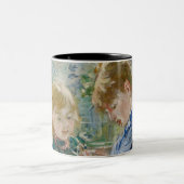 芸術家の娘、彼女の乳母を持つジュリー、 ツートーンマグカップ (中央)