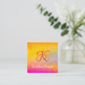 芸術的で黄色い及びピンクの水彩画の洗浄背景 スクエア名刺 (スタンド正面)