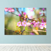 芸術的なピンクのサクラの花が咲く桜の庭 キャンバスプリント (インサイチュ (ウッドフロア))