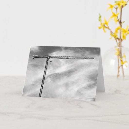 芸術的な建設用クレーンの白黒写真 カード (黄色い花)